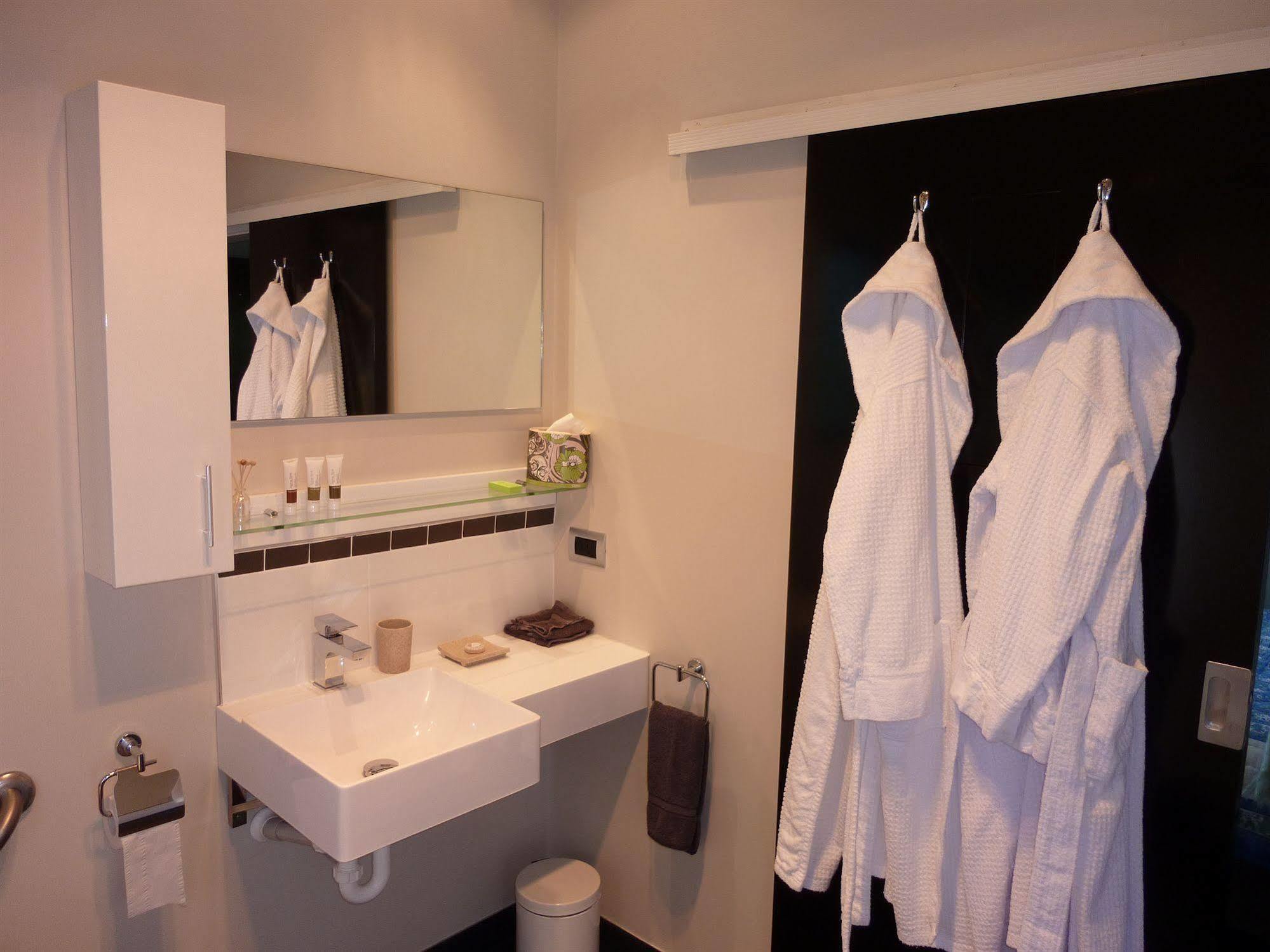 City Lights Boutique Lodge Роторуа Экстерьер фото